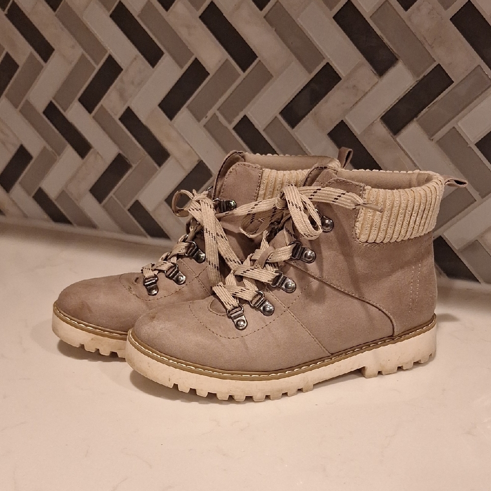 Cliffs Mountain Boots with Ribbed Cuff